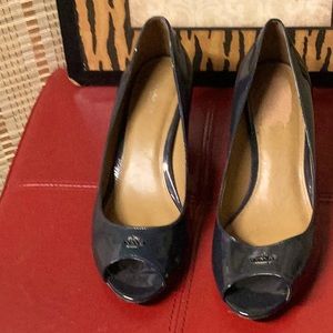 COACH SIZE 8.5, GREY PATENT, PEEP TOE, 3 inch Heel Shoes. Delilah